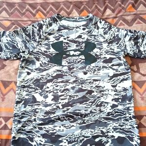 Boys Under Armour tshirt